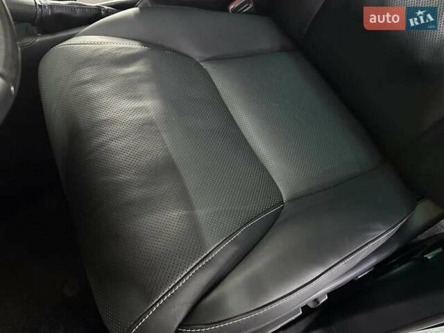 Черный Лексус ЛХ, объемом двигателя 5.66 л и пробегом 222 тыс. км за 49900 $, фото 13 на Automoto.ua