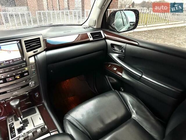 Черный Лексус ЛХ, объемом двигателя 5.66 л и пробегом 79 тыс. км за 42500 $, фото 24 на Automoto.ua