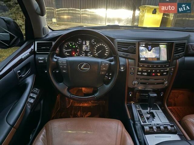 Черный Лексус ЛХ, объемом двигателя 5.66 л и пробегом 238 тыс. км за 34900 $, фото 15 на Automoto.ua