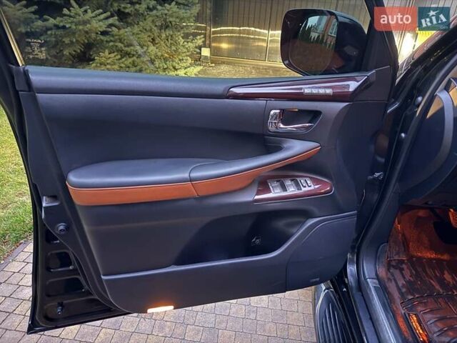 Черный Лексус ЛХ, объемом двигателя 5.66 л и пробегом 238 тыс. км за 34900 $, фото 20 на Automoto.ua