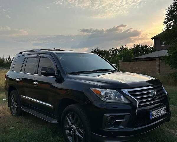 Черный Лексус ЛХ, объемом двигателя 5.7 л и пробегом 181 тыс. км за 45000 $, фото 3 на Automoto.ua