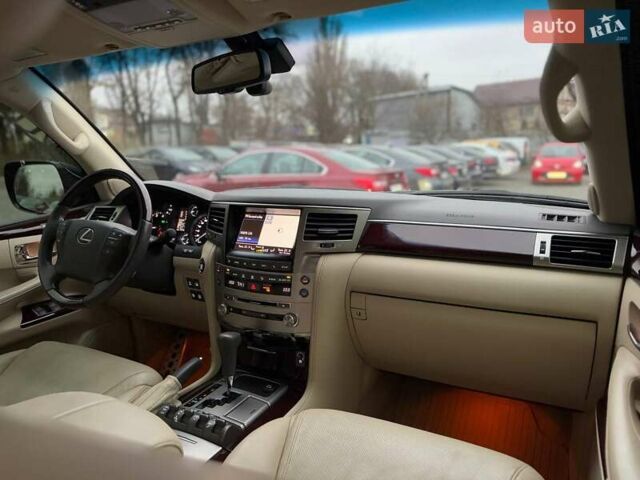 Черный Лексус ЛХ, объемом двигателя 5.66 л и пробегом 225 тыс. км за 39000 $, фото 30 на Automoto.ua