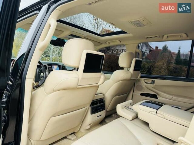 Черный Лексус ЛХ, объемом двигателя 5.66 л и пробегом 176 тыс. км за 35500 $, фото 13 на Automoto.ua
