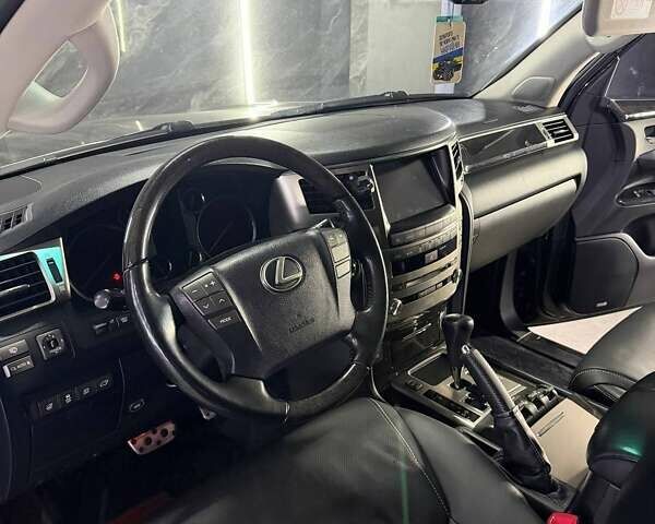 Черный Лексус ЛХ, объемом двигателя 5.66 л и пробегом 222 тыс. км за 49900 $, фото 10 на Automoto.ua