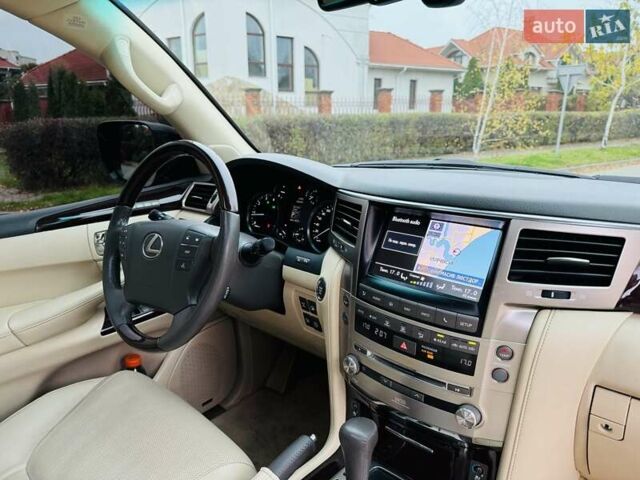 Черный Лексус ЛХ, объемом двигателя 5.66 л и пробегом 176 тыс. км за 35500 $, фото 17 на Automoto.ua