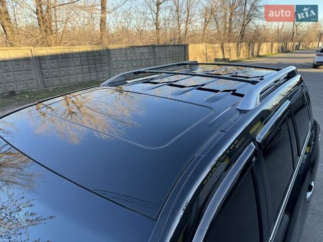 Черный Лексус ЛХ, объемом двигателя 5.7 л и пробегом 185 тыс. км за 36500 $, фото 16 на Automoto.ua