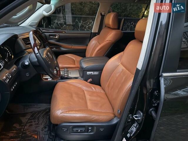 Черный Лексус ЛХ, объемом двигателя 5.66 л и пробегом 238 тыс. км за 34900 $, фото 21 на Automoto.ua