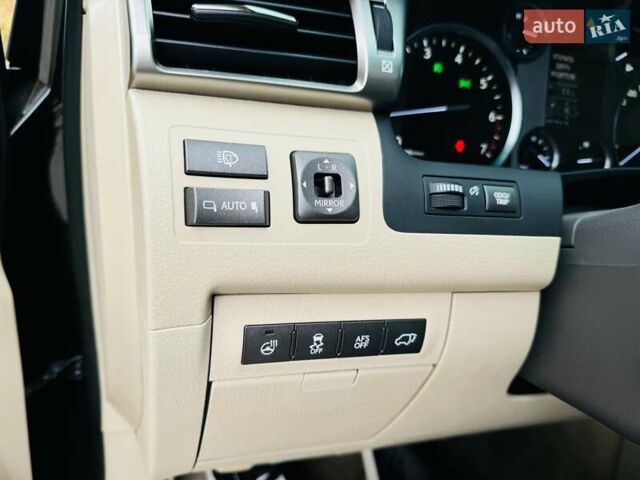 Черный Лексус ЛХ, объемом двигателя 5.66 л и пробегом 176 тыс. км за 35500 $, фото 23 на Automoto.ua