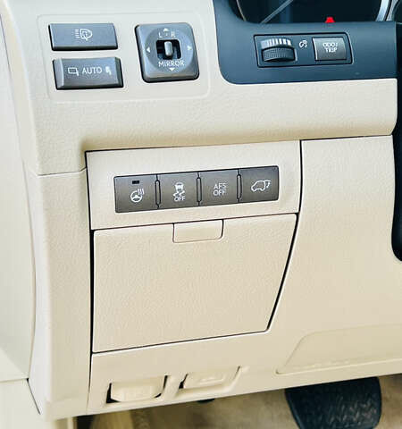 Чорний Лексус ЛХ, об'ємом двигуна 5.7 л та пробігом 190 тис. км за 40500 $, фото 27 на Automoto.ua