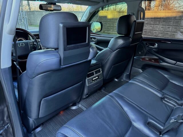 Чорний Лексус ЛХ, об'ємом двигуна 5.7 л та пробігом 185 тис. км за 36500 $, фото 19 на Automoto.ua