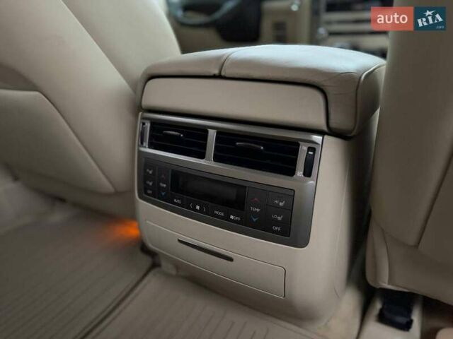 Черный Лексус ЛХ, объемом двигателя 5.66 л и пробегом 225 тыс. км за 39000 $, фото 27 на Automoto.ua