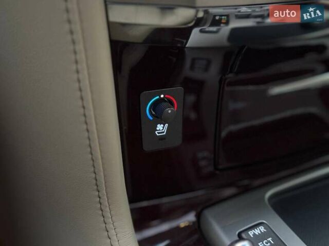 Черный Лексус ЛХ, объемом двигателя 5.66 л и пробегом 225 тыс. км за 39000 $, фото 39 на Automoto.ua