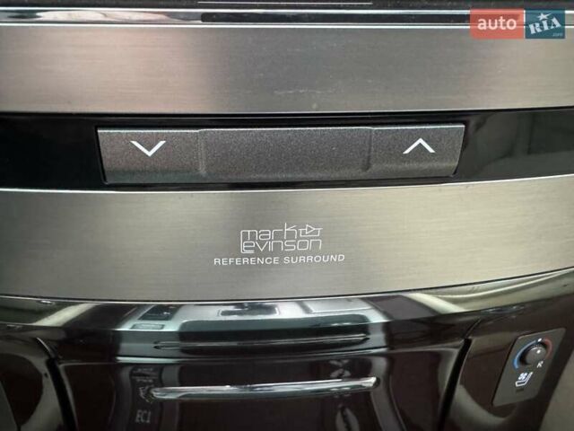 Черный Лексус ЛХ, объемом двигателя 5.66 л и пробегом 176 тыс. км за 35500 $, фото 25 на Automoto.ua