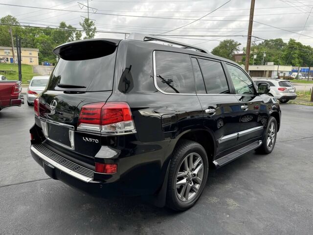 Черный Лексус ЛХ, объемом двигателя 5.7 л и пробегом 87 тыс. км за 20000 $, фото 3 на Automoto.ua