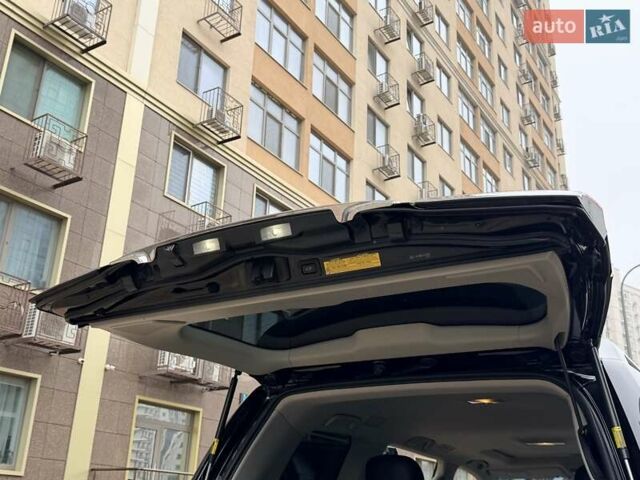Чорний Лексус ЛХ, об'ємом двигуна 5.66 л та пробігом 162 тис. км за 43999 $, фото 84 на Automoto.ua
