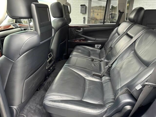 Черный Лексус ЛХ, объемом двигателя 5.7 л и пробегом 87 тыс. км за 20000 $, фото 9 на Automoto.ua