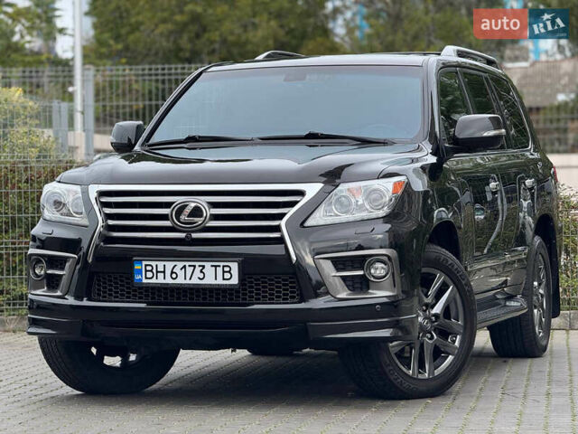 Черный Лексус ЛХ, объемом двигателя 5.66 л и пробегом 195 тыс. км за 36500 $, фото 1 на Automoto.ua