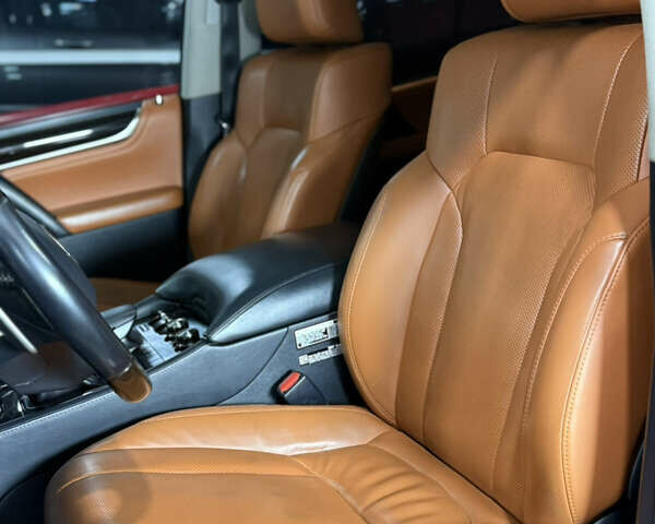 Черный Лексус ЛХ, объемом двигателя 4.46 л и пробегом 150 тыс. км за 66000 $, фото 37 на Automoto.ua