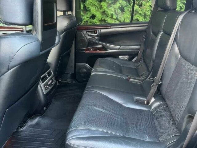 Черный Лексус ЛХ, объемом двигателя 5.7 л и пробегом 80 тыс. км за 20000 $, фото 11 на Automoto.ua