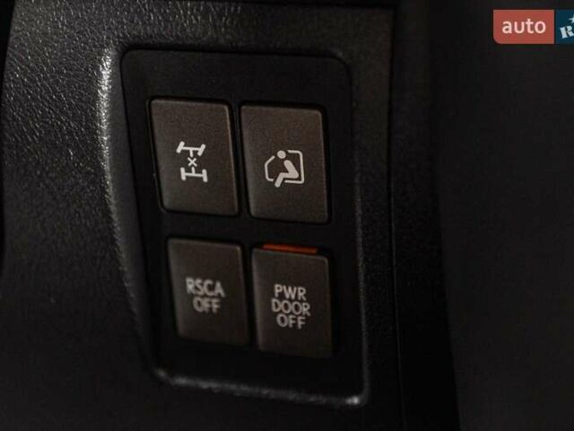 Лексус ЛХ 2015 у Одесі на Automoto.ua Чорний Лексус ЛХ, об'ємом двигуна 5.66 л та пробігом 199 тис. км за 41900 $, фото 48 на Automoto.ua