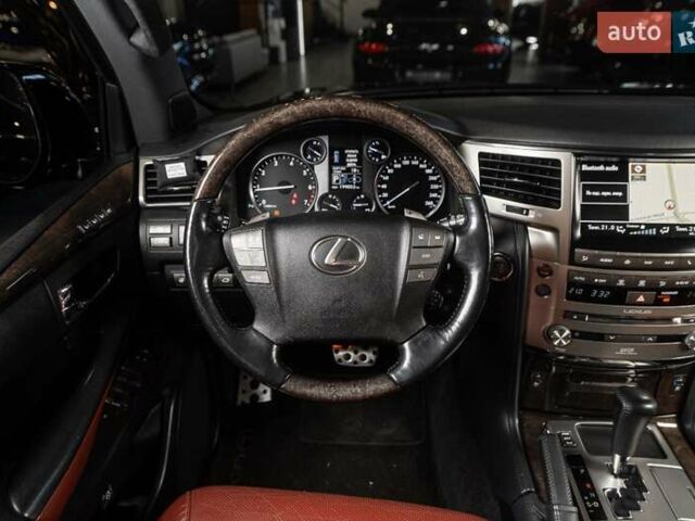 Лексус ЛХ 2015 у Одесі на Automoto.ua Чорний Лексус ЛХ, об'ємом двигуна 5.66 л та пробігом 199 тис. км за 41900 $, фото 24 на Automoto.ua