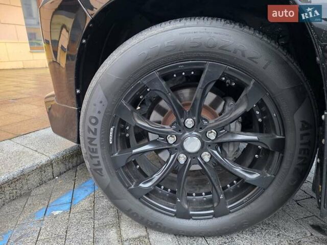 Черный Лексус ЛХ, объемом двигателя 4.46 л и пробегом 200 тыс. км за 53000 $, фото 11 на Automoto.ua