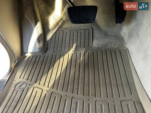 Черный Лексус ЛХ, объемом двигателя 5.66 л и пробегом 294 тыс. км за 59500 $, фото 31 на Automoto.ua