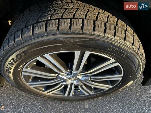 Черный Лексус ЛХ, объемом двигателя 5.66 л и пробегом 294 тыс. км за 59500 $, фото 10 на Automoto.ua