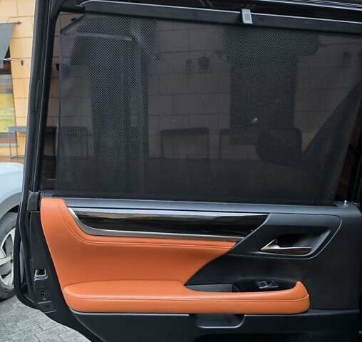 Черный Лексус ЛХ, объемом двигателя 4.46 л и пробегом 200 тыс. км за 53000 $, фото 14 на Automoto.ua