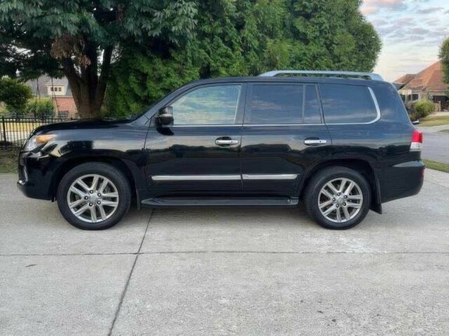 Черный Лексус ЛХ, объемом двигателя 5.7 л и пробегом 80 тыс. км за 20000 $, фото 3 на Automoto.ua