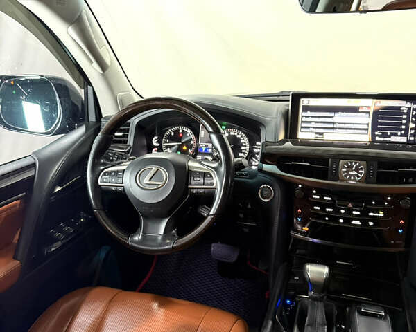 Черный Лексус ЛХ, объемом двигателя 4.46 л и пробегом 150 тыс. км за 66000 $, фото 43 на Automoto.ua