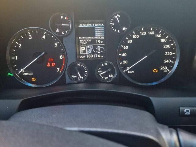 Лексус ЛХ 2015 у Одесі на Automoto.ua Чорний Лексус ЛХ, об'ємом двигуна 5.7 л та пробігом 190 тис. км за 40999 $, фото 5 на Automoto.ua