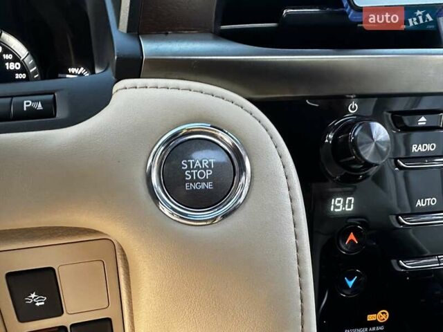 Черный Лексус ЛХ, объемом двигателя 5.66 л и пробегом 294 тыс. км за 59500 $, фото 48 на Automoto.ua