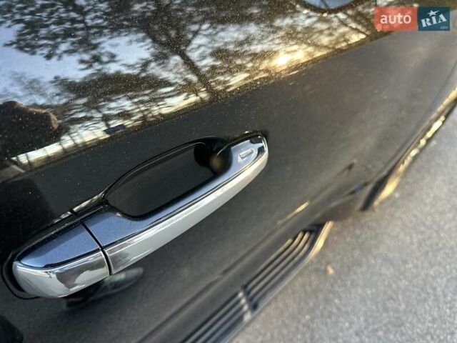 Черный Лексус ЛХ, объемом двигателя 5.66 л и пробегом 294 тыс. км за 59500 $, фото 22 на Automoto.ua