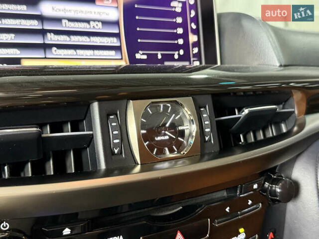 Черный Лексус ЛХ, объемом двигателя 4.46 л и пробегом 150 тыс. км за 66000 $, фото 46 на Automoto.ua