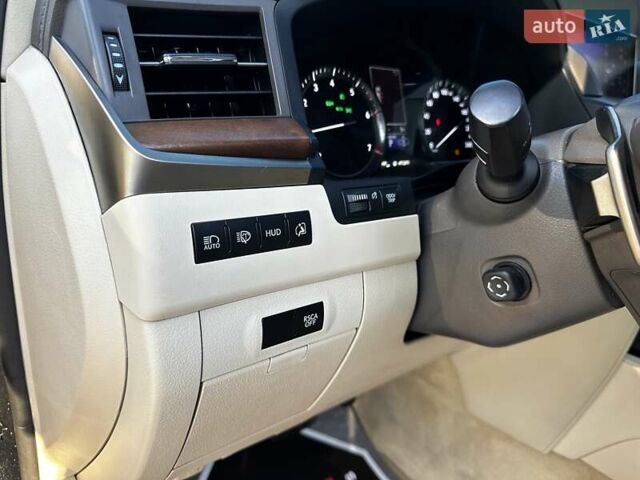 Черный Лексус ЛХ, объемом двигателя 5.66 л и пробегом 294 тыс. км за 59500 $, фото 47 на Automoto.ua