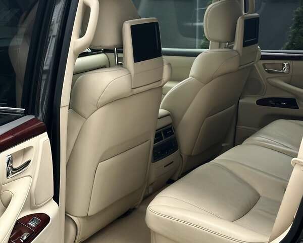 Черный Лексус ЛХ, объемом двигателя 5.66 л и пробегом 245 тыс. км за 43500 $, фото 26 на Automoto.ua