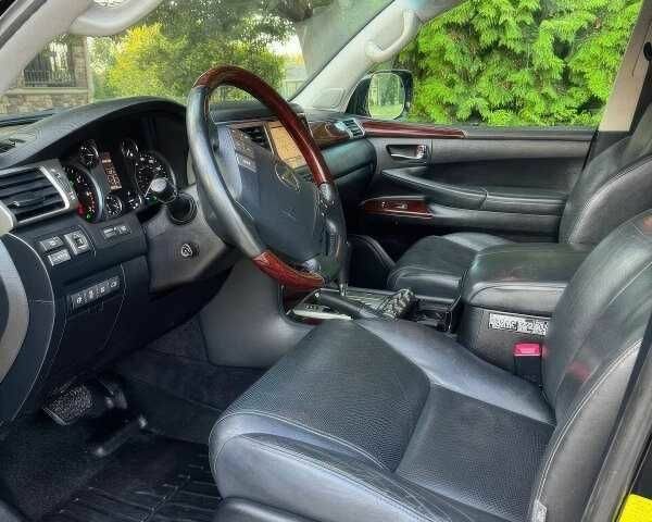 Лексус ЛХ 2015 у Львові на Automoto.ua Чорний Лексус ЛХ, об'ємом двигуна 5.7 л та пробігом 145 тис. км за 19900 $, фото 7 на Automoto.ua