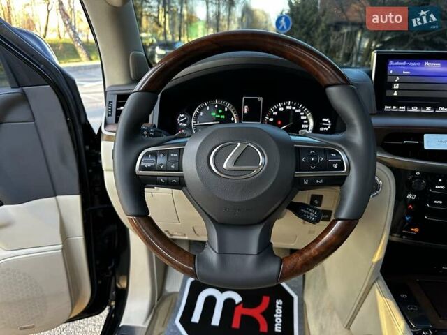 Черный Лексус ЛХ, объемом двигателя 5.66 л и пробегом 294 тыс. км за 59500 $, фото 45 на Automoto.ua