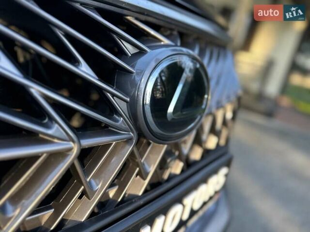 Черный Лексус ЛХ, объемом двигателя 5.66 л и пробегом 294 тыс. км за 59500 $, фото 17 на Automoto.ua