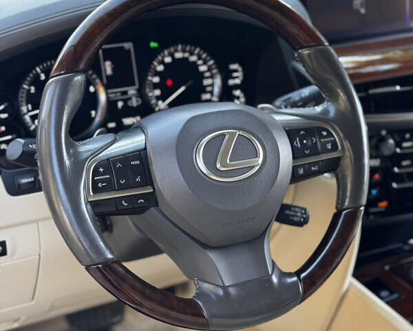 Чорний Лексус ЛХ, об'ємом двигуна 5.66 л та пробігом 79 тис. км за 67000 $, фото 29 на Automoto.ua