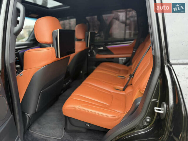 Чорний Лексус ЛХ, об'ємом двигуна 5.7 л та пробігом 161 тис. км за 67000 $, фото 32 на Automoto.ua