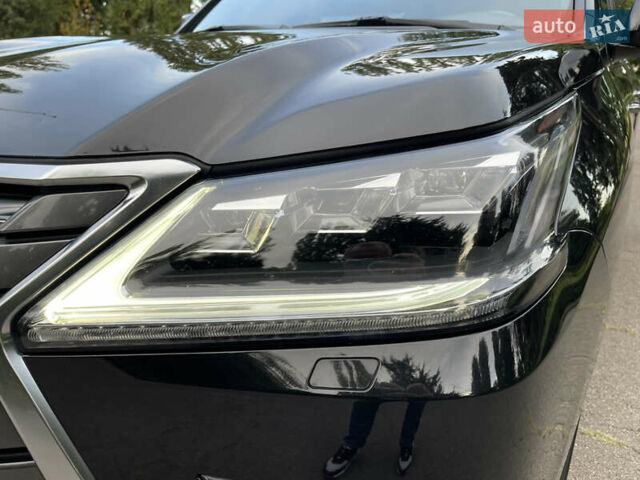 Черный Лексус ЛХ, объемом двигателя 4.46 л и пробегом 158 тыс. км за 59700 $, фото 17 на Automoto.ua