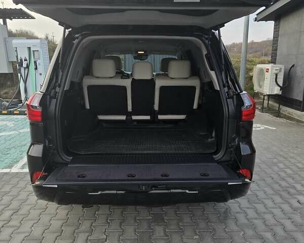 Чорний Лексус ЛХ, об'ємом двигуна 4.46 л та пробігом 312 тис. км за 55500 $, фото 5 на Automoto.ua