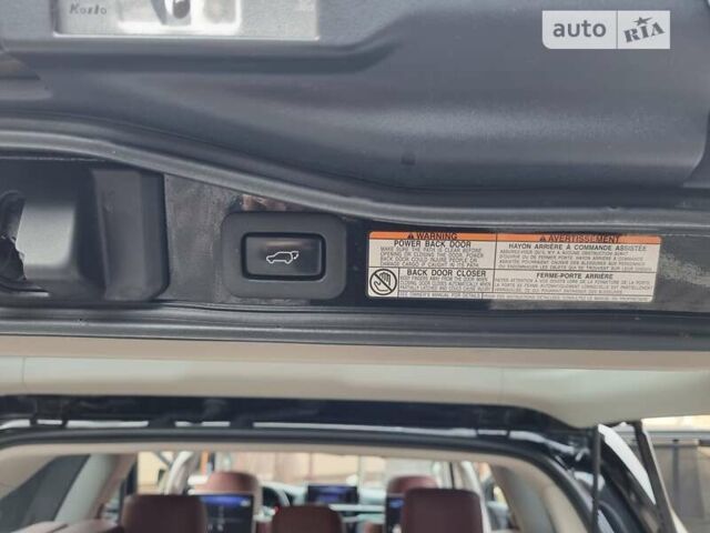 Черный Лексус ЛХ, объемом двигателя 5.66 л и пробегом 156 тыс. км за 67000 $, фото 12 на Automoto.ua