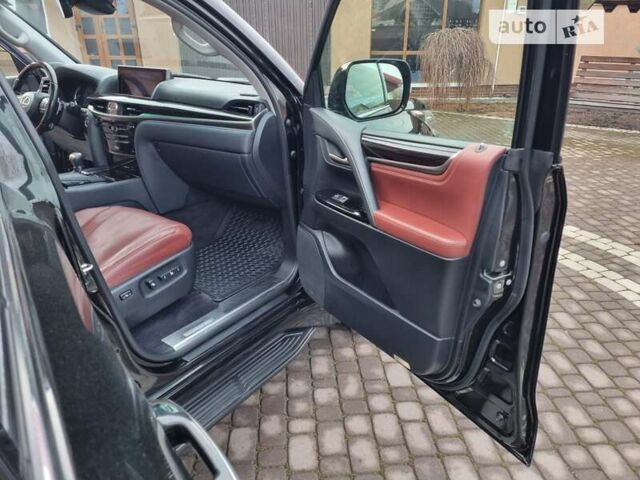 Черный Лексус ЛХ, объемом двигателя 5.66 л и пробегом 156 тыс. км за 67000 $, фото 9 на Automoto.ua