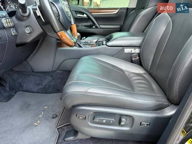 Черный Лексус ЛХ, объемом двигателя 5.66 л и пробегом 142 тыс. км за 60500 $, фото 53 на Automoto.ua