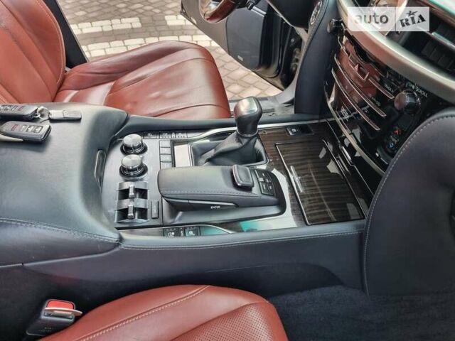 Черный Лексус ЛХ, объемом двигателя 5.66 л и пробегом 156 тыс. км за 67000 $, фото 6 на Automoto.ua