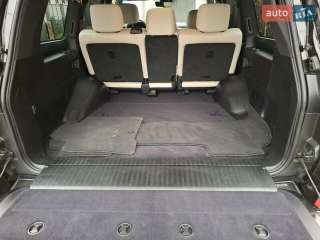 Черный Лексус ЛХ, объемом двигателя 4.46 л и пробегом 187 тыс. км за 65000 $, фото 24 на Automoto.ua