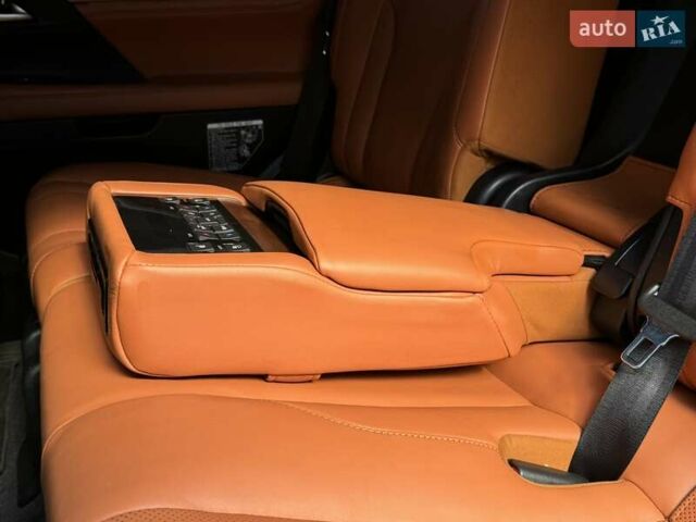 Черный Лексус ЛХ, объемом двигателя 5.66 л и пробегом 174 тыс. км за 57500 $, фото 11 на Automoto.ua